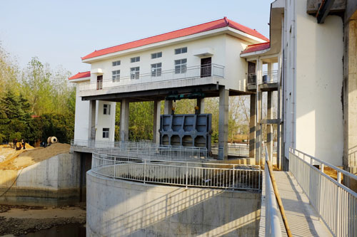 南陽市鴨河口灌區(qū)白桐干渠渠首進水閘工程.JPG